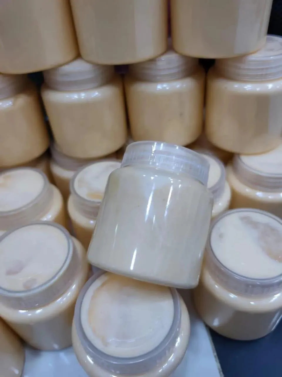 Zafrani Whitening Cream 250g – Skin Brightening & Deep Moisturizing Face Cream for Smooth, Glowing & Even-Tone Skin